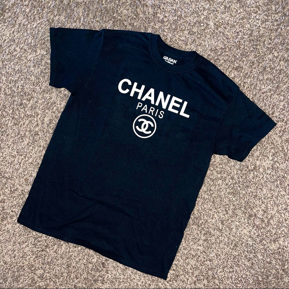Chanel Paris b.oo.t.leg graphic tee